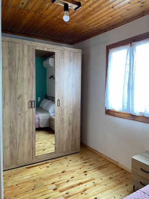 Politis' Wooden House Apartment Василики Екстериор снимка