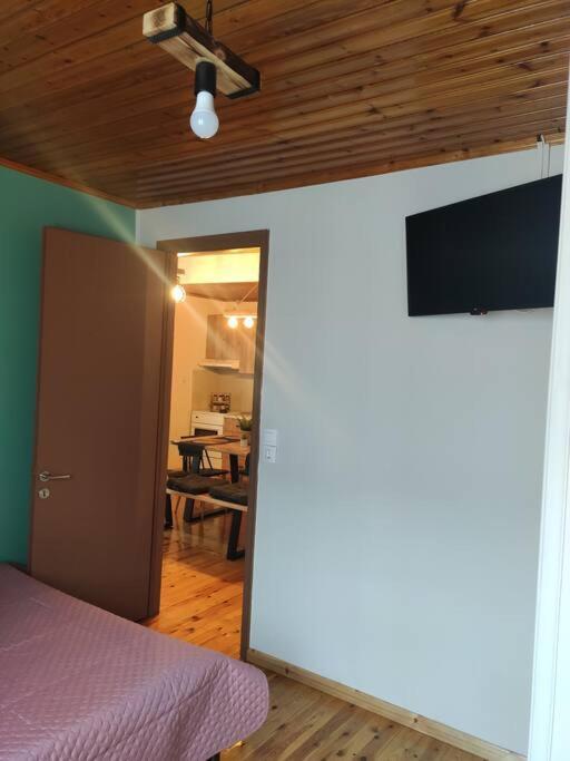 Politis' Wooden House Apartment Василики Екстериор снимка