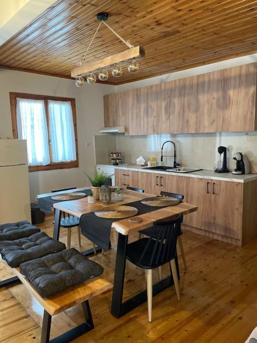 Politis' Wooden House Apartment Василики Екстериор снимка